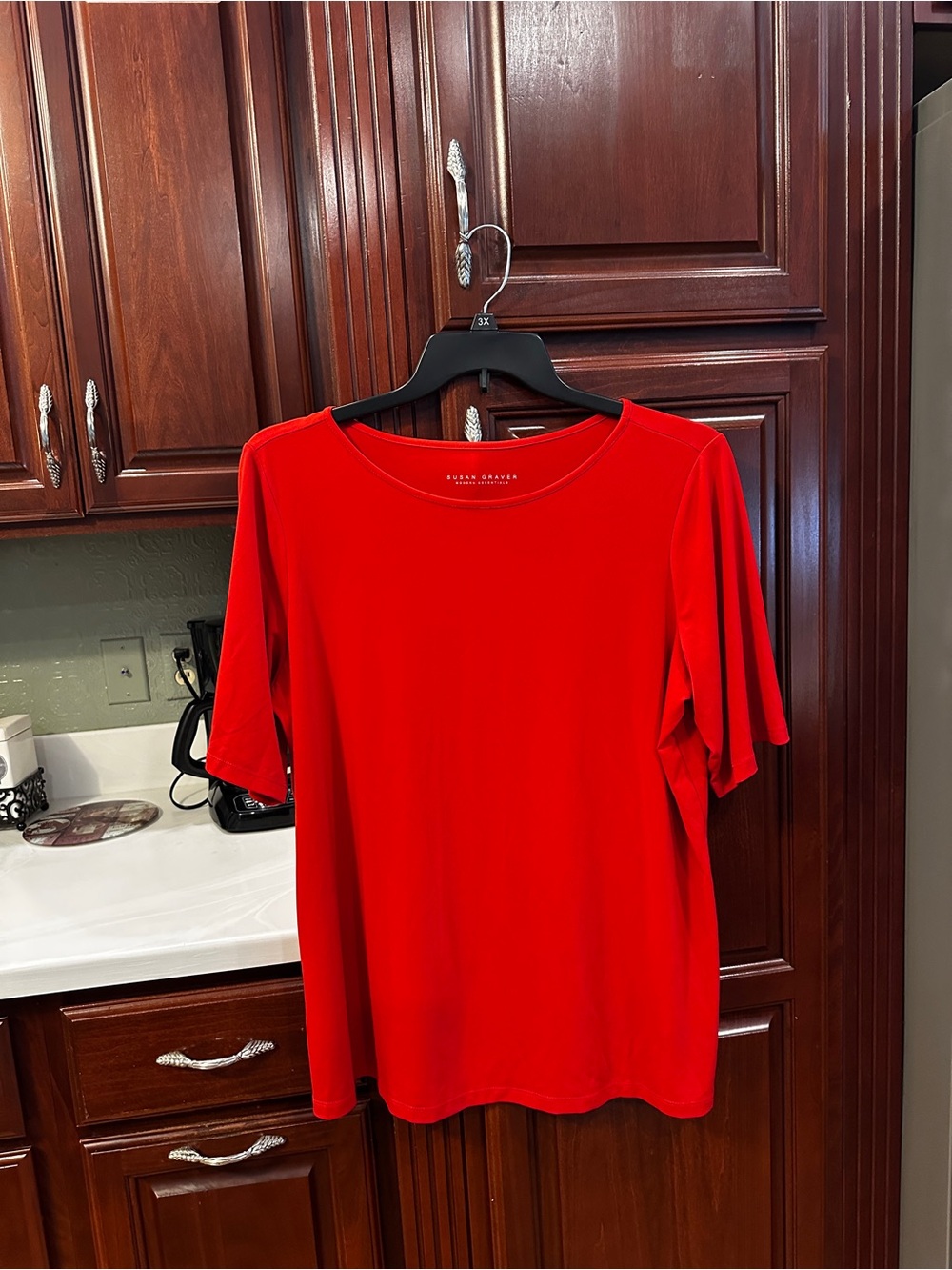 Susan Graver size Large Red Short-Sleeve Crewneck Top - excellent condition! - Picture 1 of 5
